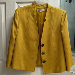 Tahari blazer